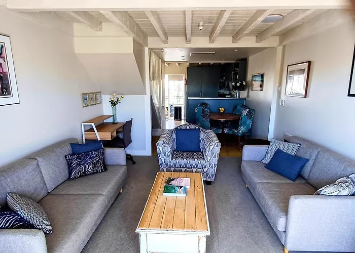 Waterfront 2-Bedroom Apartment With Car Park