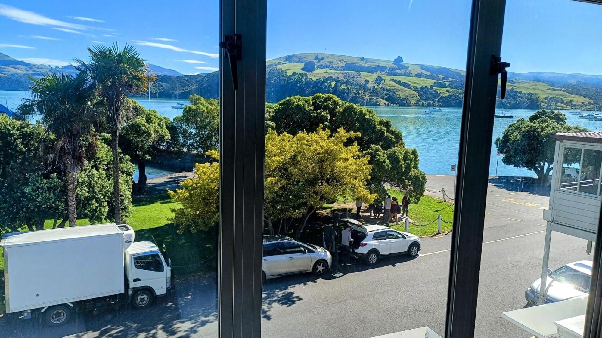 Apartment Waterfront 2-bedroom With Car Park